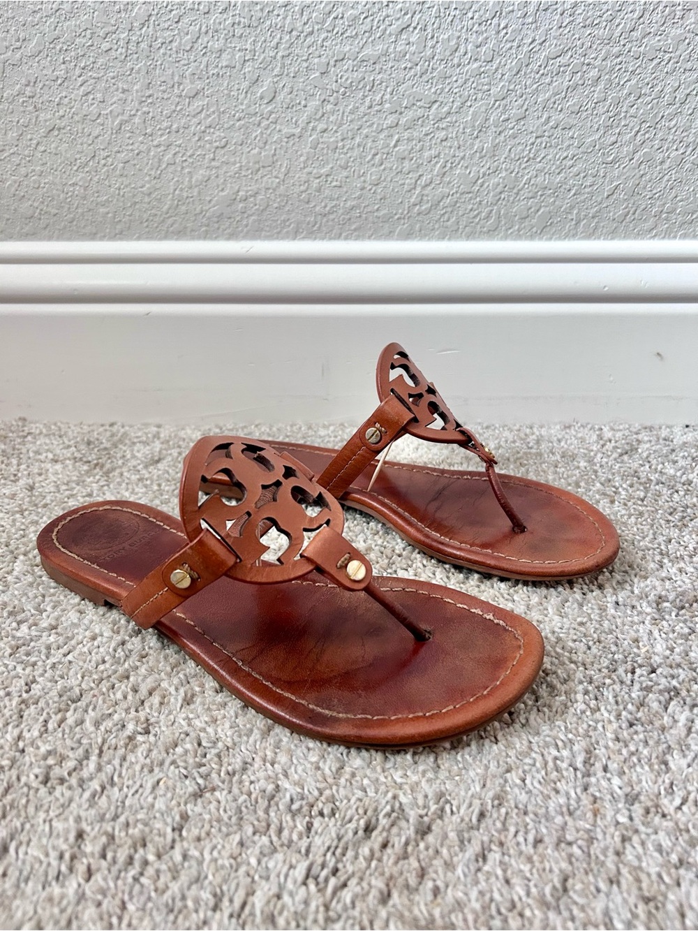 Tory Burch Miller Leather Thong Sandal Size 7.5 Brown